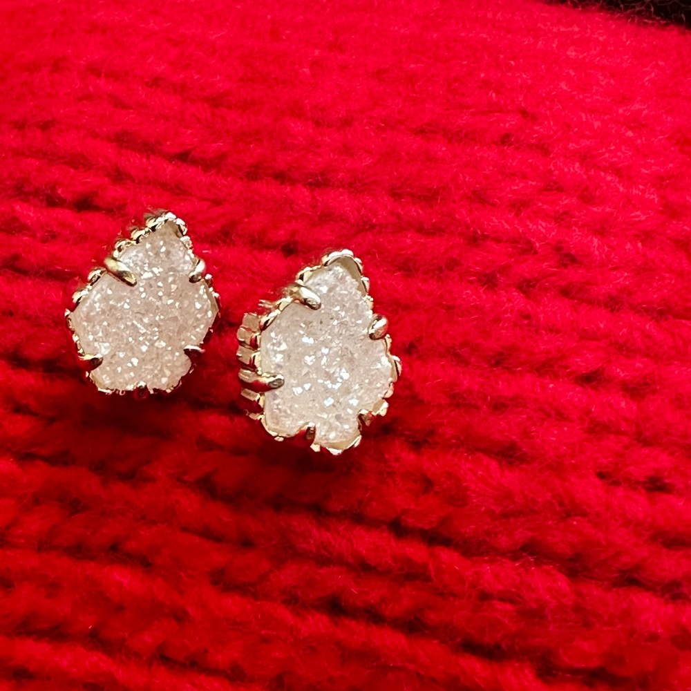 Kendra Scott Tessa Gold Stud Earrings in Iridescent Drucy